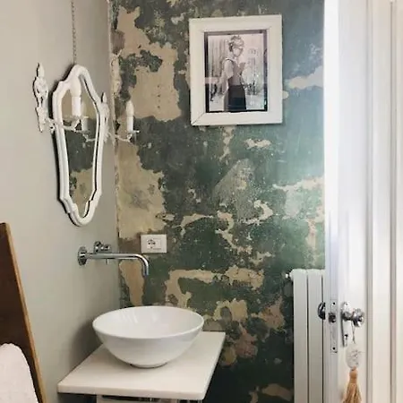 アパート Ospite Al N 5 モンドヴィ